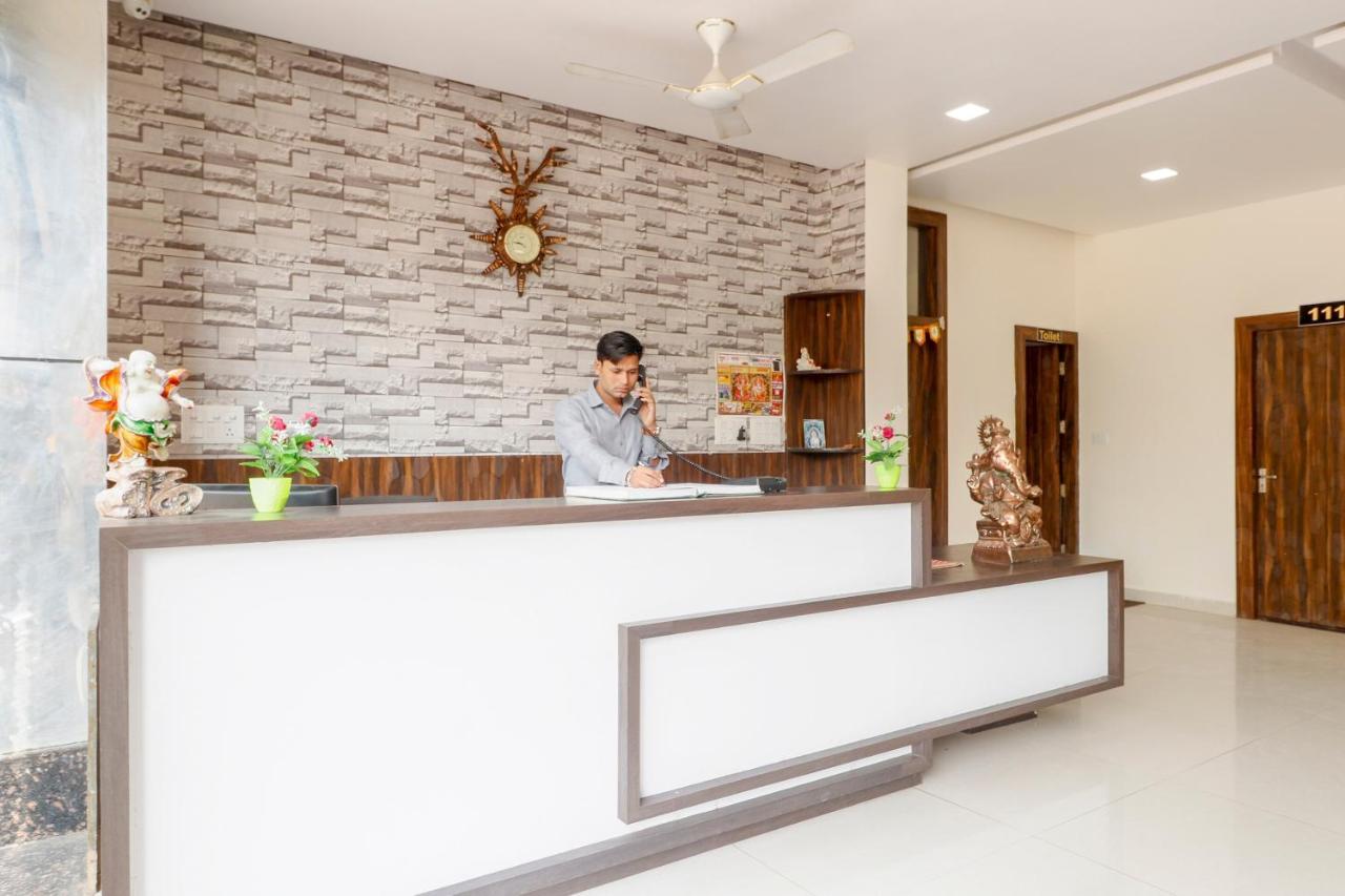 Capital O 63158 Hotel Om Sai Ram Chhatarpur Esterno foto