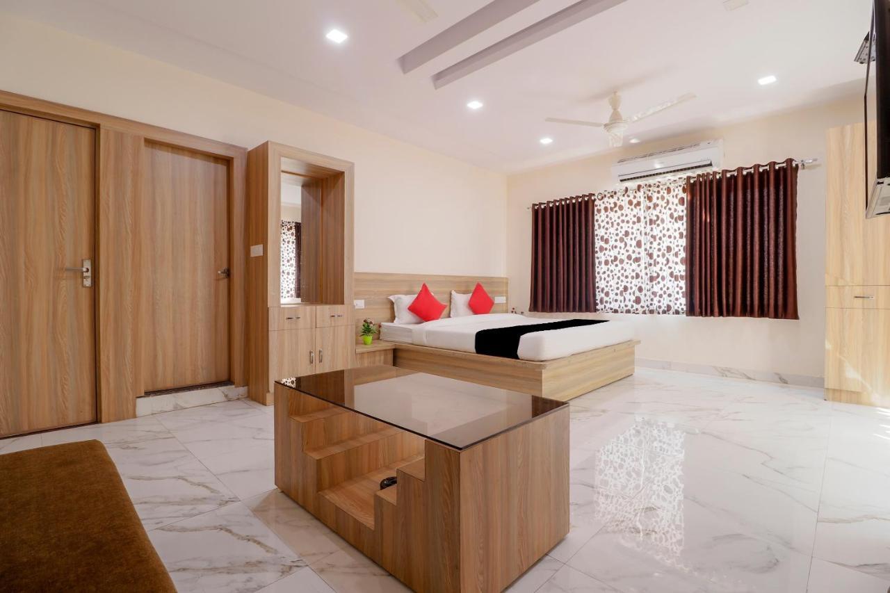 Capital O 63158 Hotel Om Sai Ram Chhatarpur Esterno foto