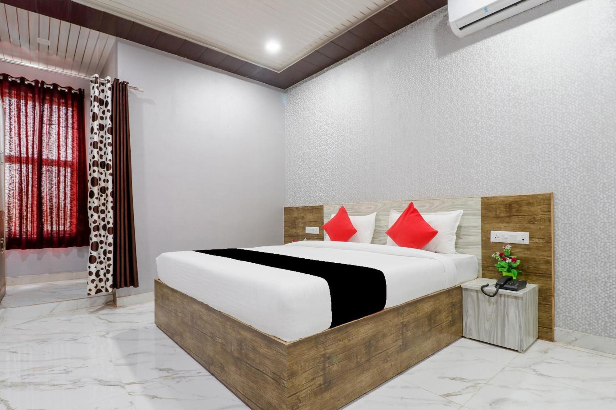 Capital O 63158 Hotel Om Sai Ram Chhatarpur Esterno foto