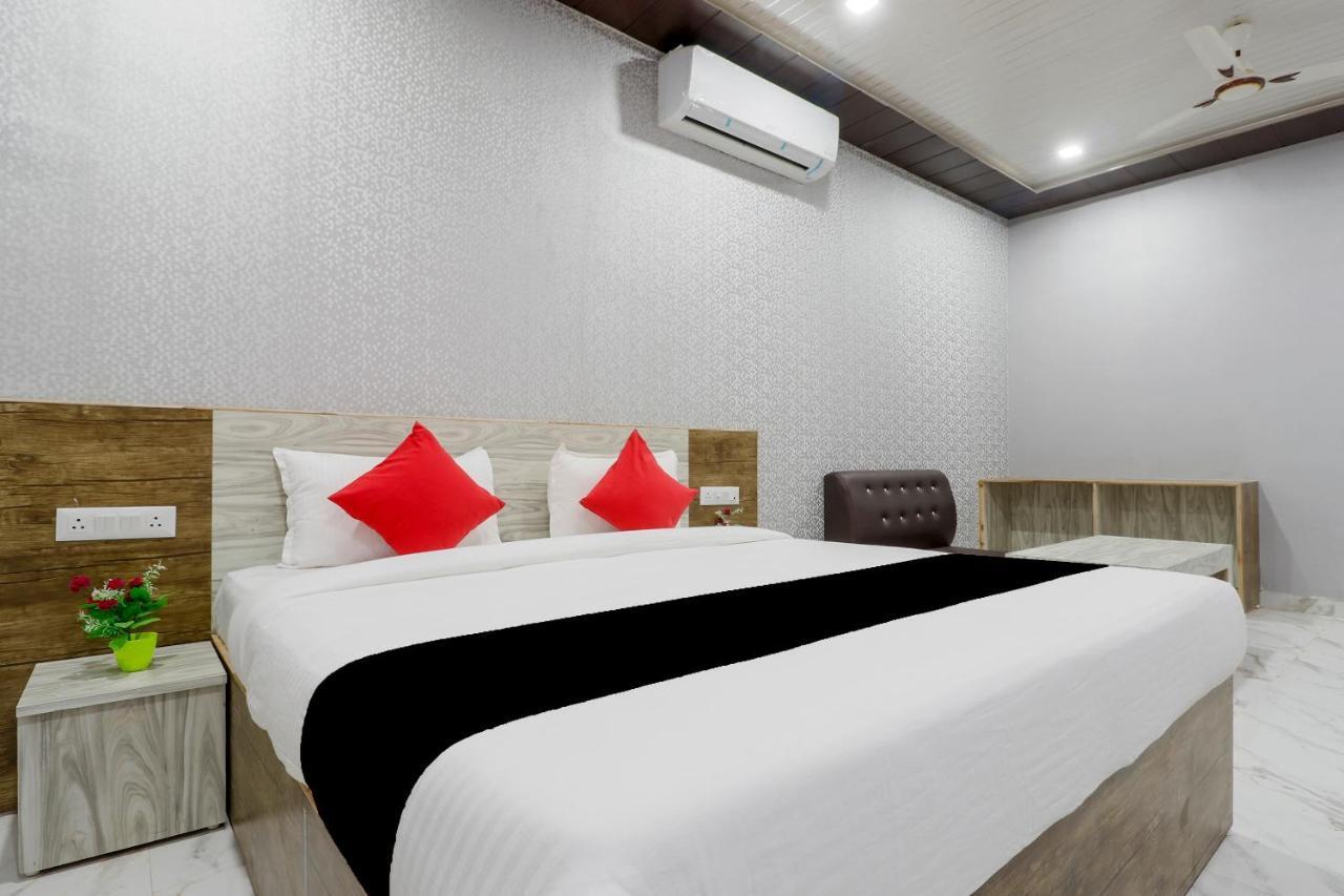 Capital O 63158 Hotel Om Sai Ram Chhatarpur Esterno foto