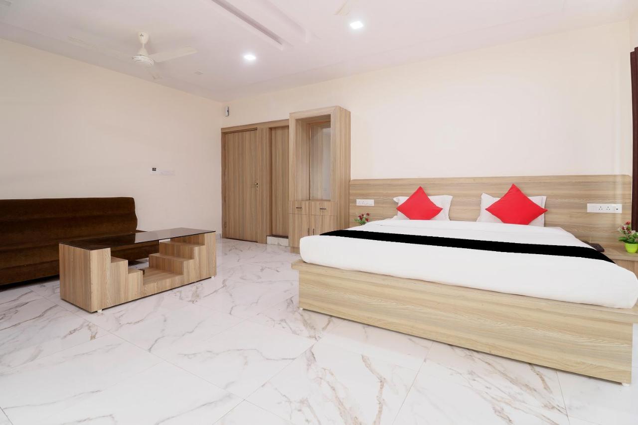 Capital O 63158 Hotel Om Sai Ram Chhatarpur Esterno foto
