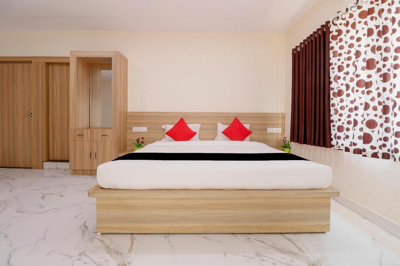 Capital O 63158 Hotel Om Sai Ram Chhatarpur Esterno foto