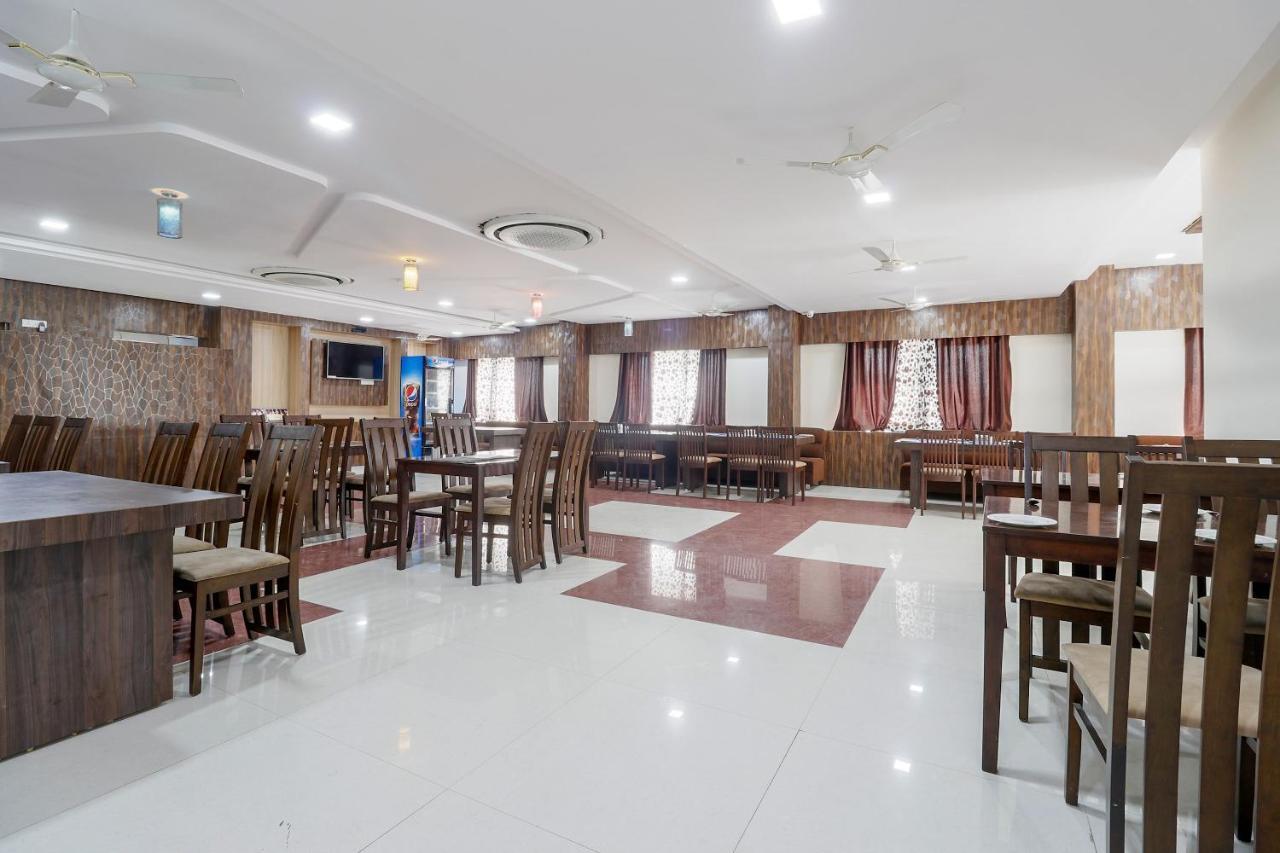 Capital O 63158 Hotel Om Sai Ram Chhatarpur Esterno foto